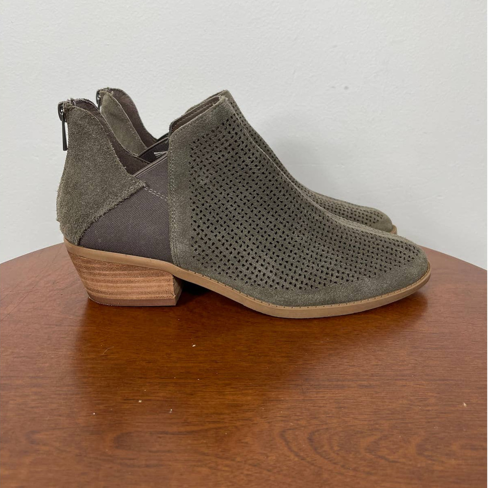 Crown Vintage Tabby Perforated Suede Bootie Size 8.5 - Picture 3 of 7